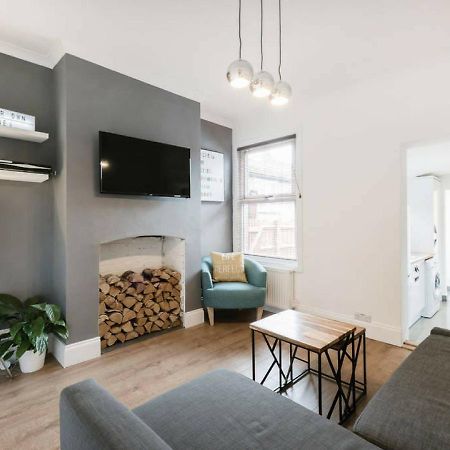 Cambridge House - Modern 2 Bedroom House, Close To Luton Airport & Town Centre Exterior foto
