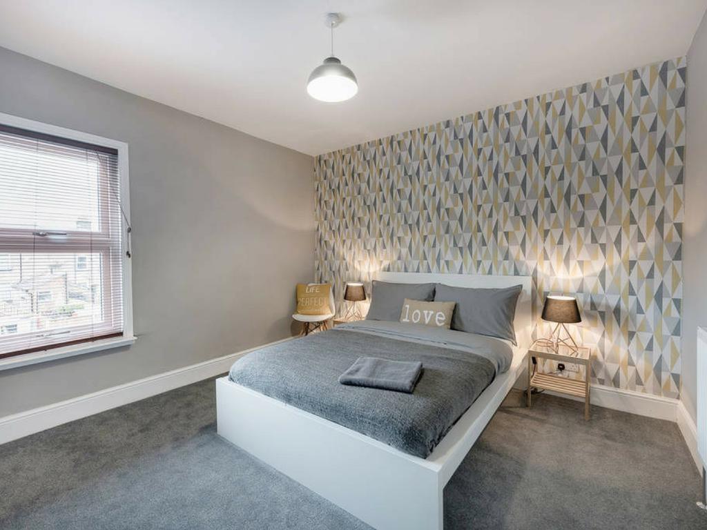 Cambridge House - Modern 2 Bedroom House, Close To Luton Airport & Town Centre Exterior foto